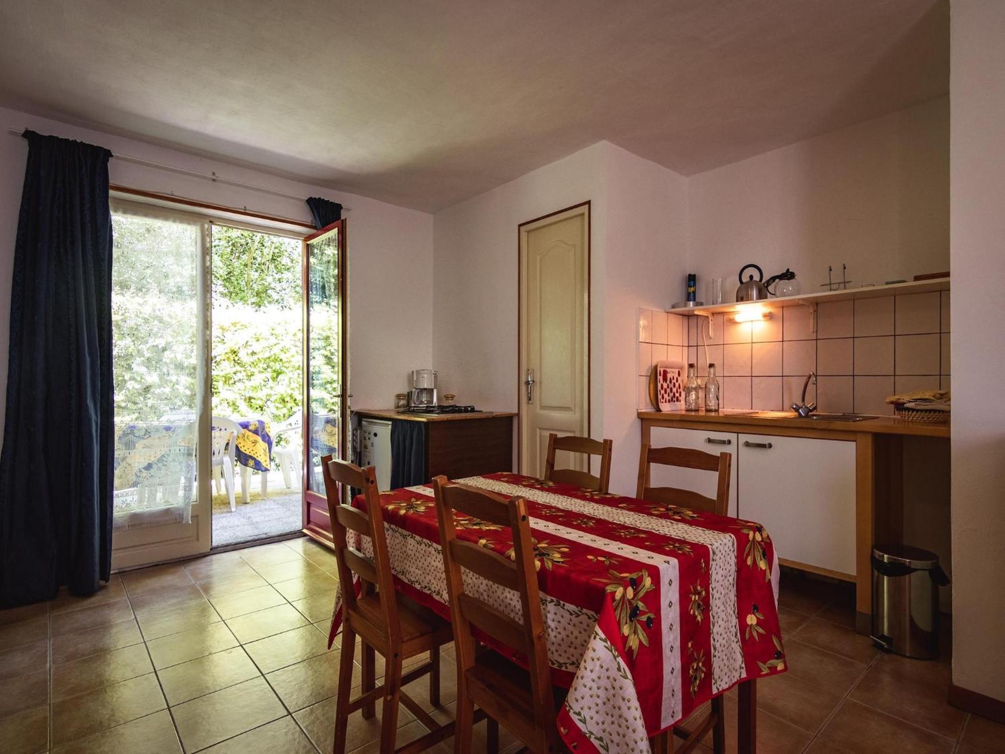 Appealing Apartment In Vezac With Swimming Pool Бенак-е-Казнак Екстер'єр фото